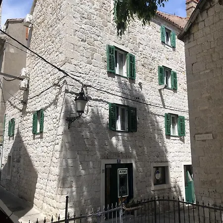 Villa Nautica Stone House Split Exterior photo