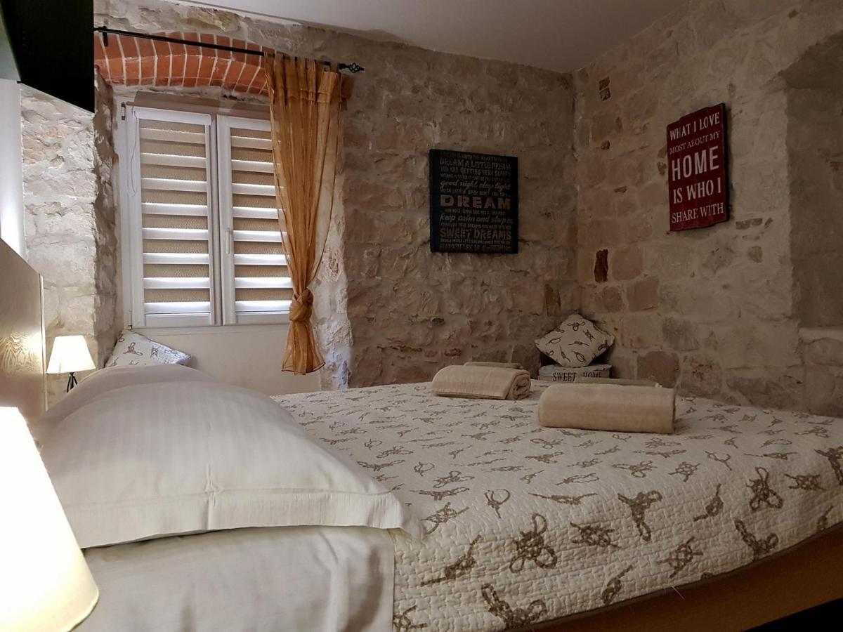 Nautica Stone House Apartament *